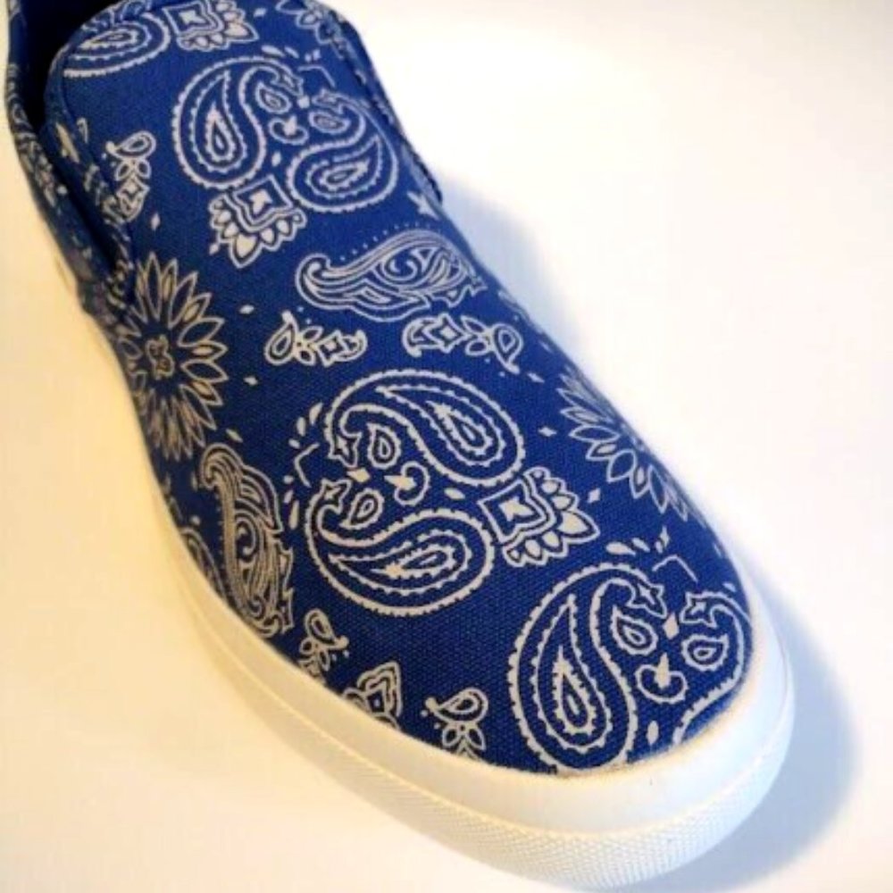 SUN + STONE COMFORT Men's Blue Paisley Cushioned Slip on Skate Shoes - Picture 3 of 6